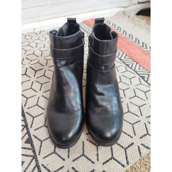 UNISA PHILLIPPA BLACK ANKLE BOOTIES W SIDE BUCKLE DETAILS, SZ 8.5 - Picture 5 of 16